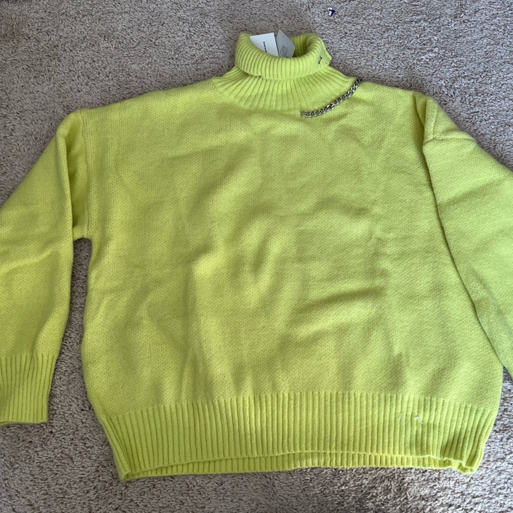 Spring-Green Sweater - Picture 3 of 5